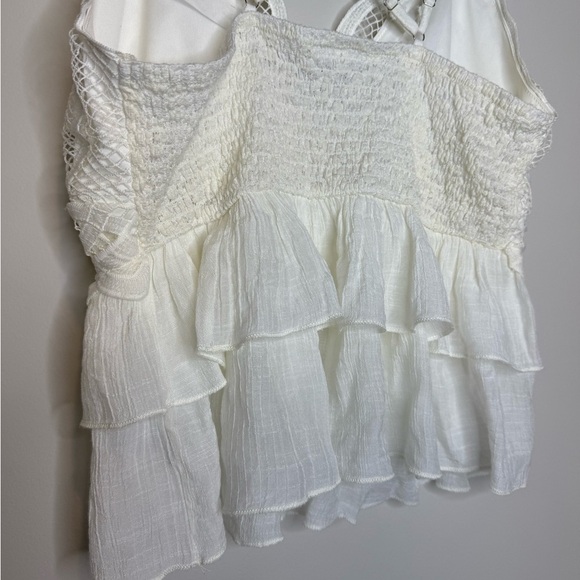 White Lace Ruffle Women’s Top - Picture 7 of 8